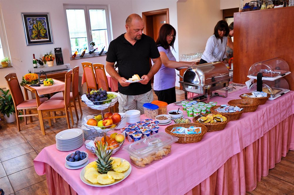 Bed & Breakfast Jugo Novalja Extérieur photo